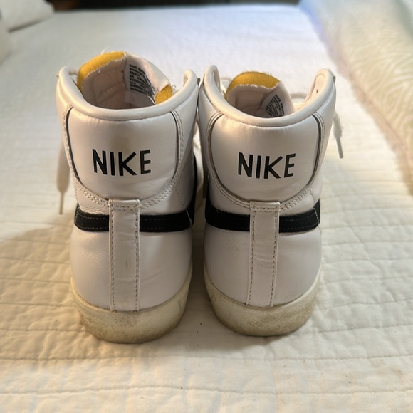 Nike Blazer Mid 77 - Size 9 - Picture 4 of 8